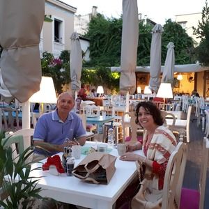 Meet your Posher, Anneta yiayia